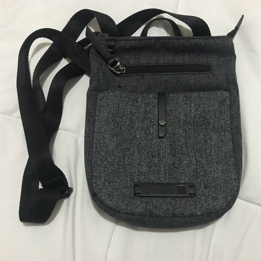 Like new Sherpani Lima Shoulder Bag